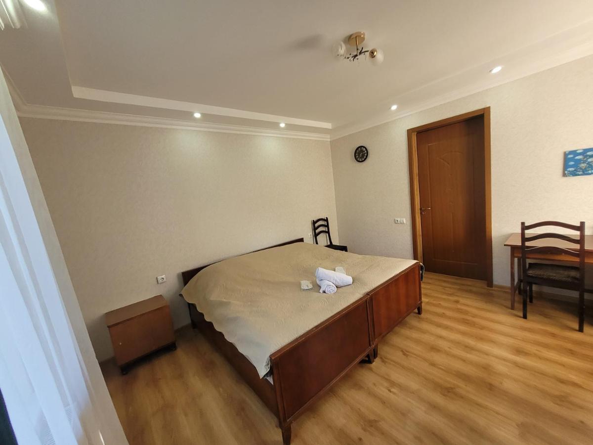 Family Hotel Mountain Panorama 博尔若米 外观 照片